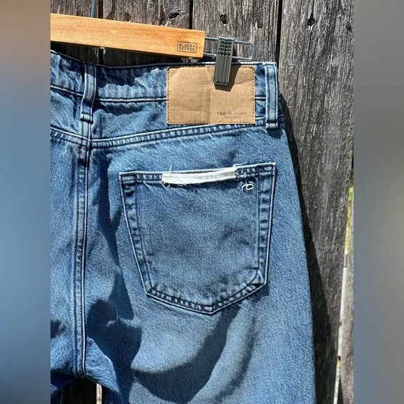 rag & bone
Rosa Mid-Rise Boyfriend Jeans - Picture 14 of 16